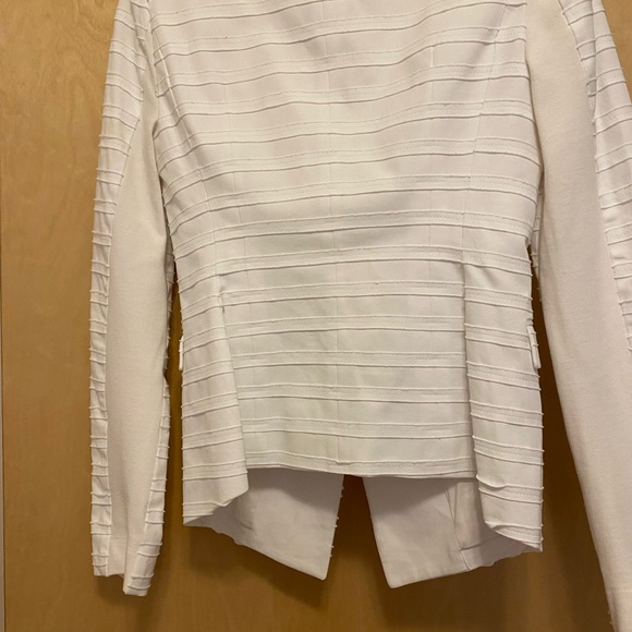 BCBG MaxAzria tailored white jacket blazer - Picture 2 of 5